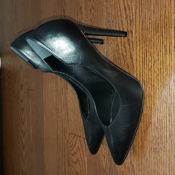 Kendall + Kylie Black Heels - Picture 4 of 12